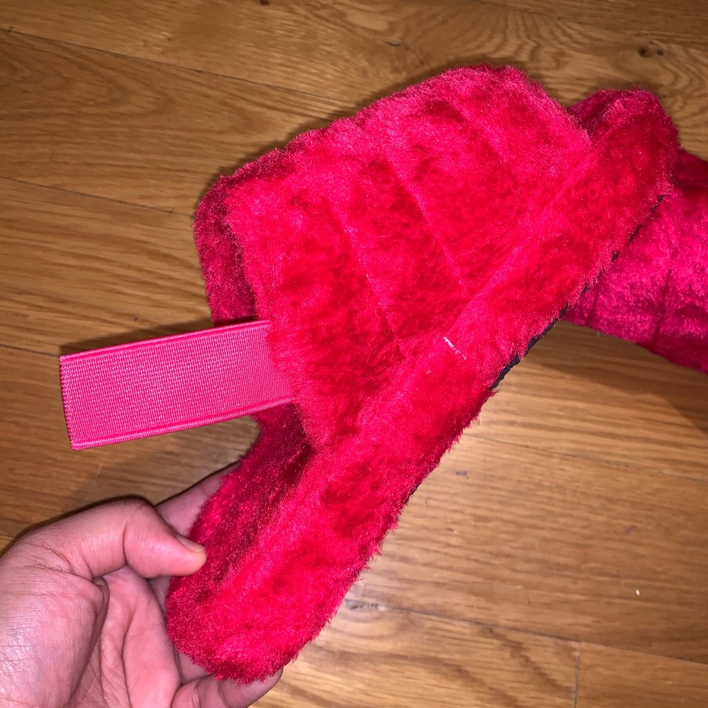 *UNWORN*Fuzzy Slippers (similar to Ugg Fluff Yeah)